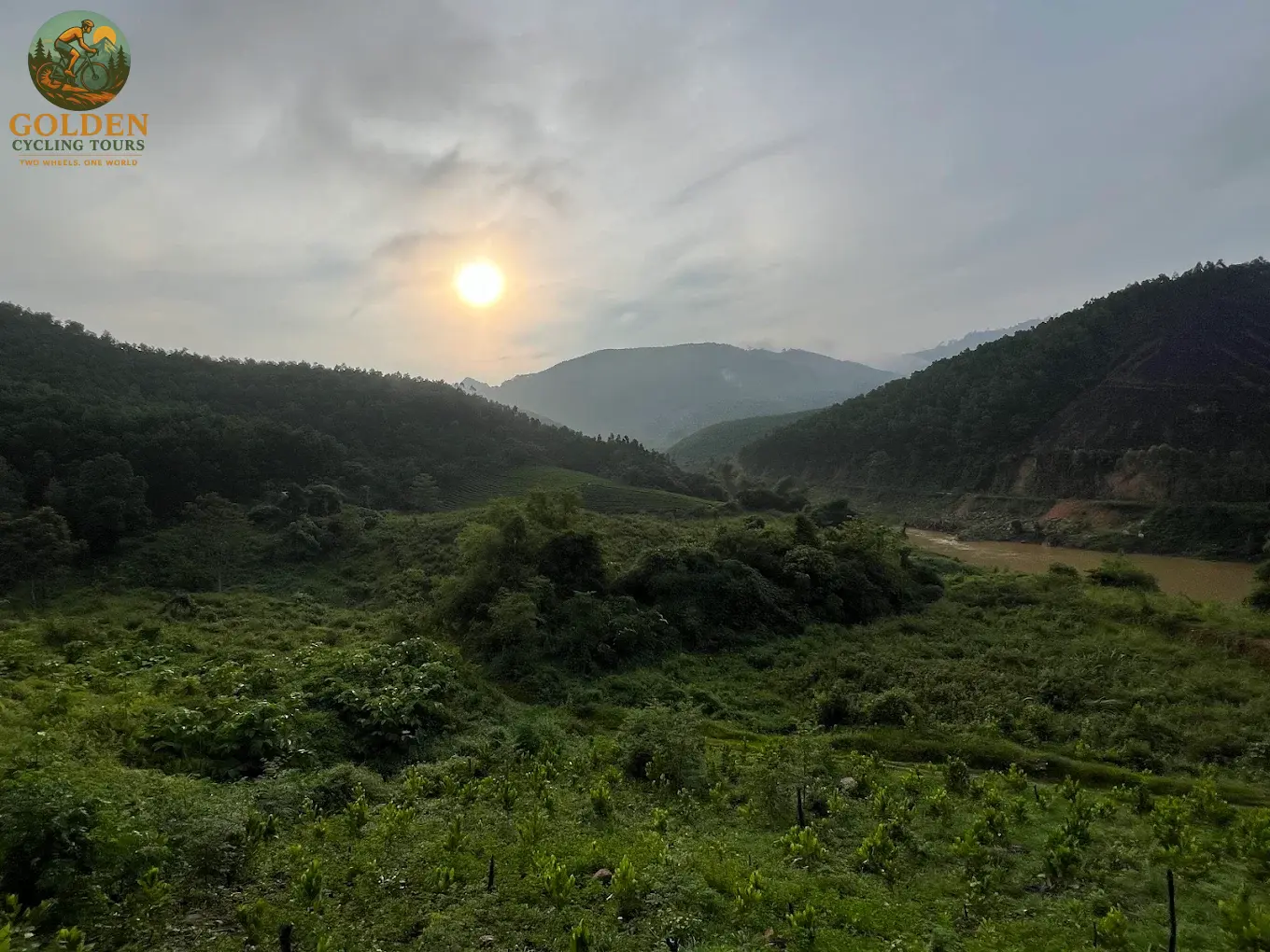 3-Day Thai Nguyen Backroad Cycling Tour: Ban Ten, Tea Hills & Nui Coc
